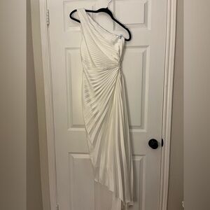 Elegant White Pleated One-Shoulder Dress
